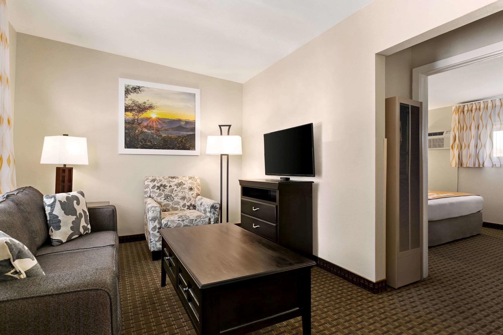 Days Inn By Wyndham Кортес Экстерьер фото